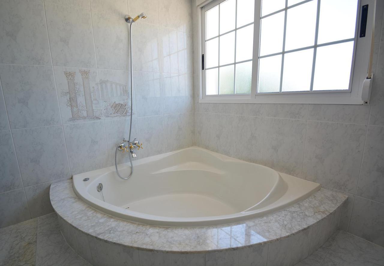 Casa Con Jardin En Vilanova De Arousa Pontevedra Bagian luar foto