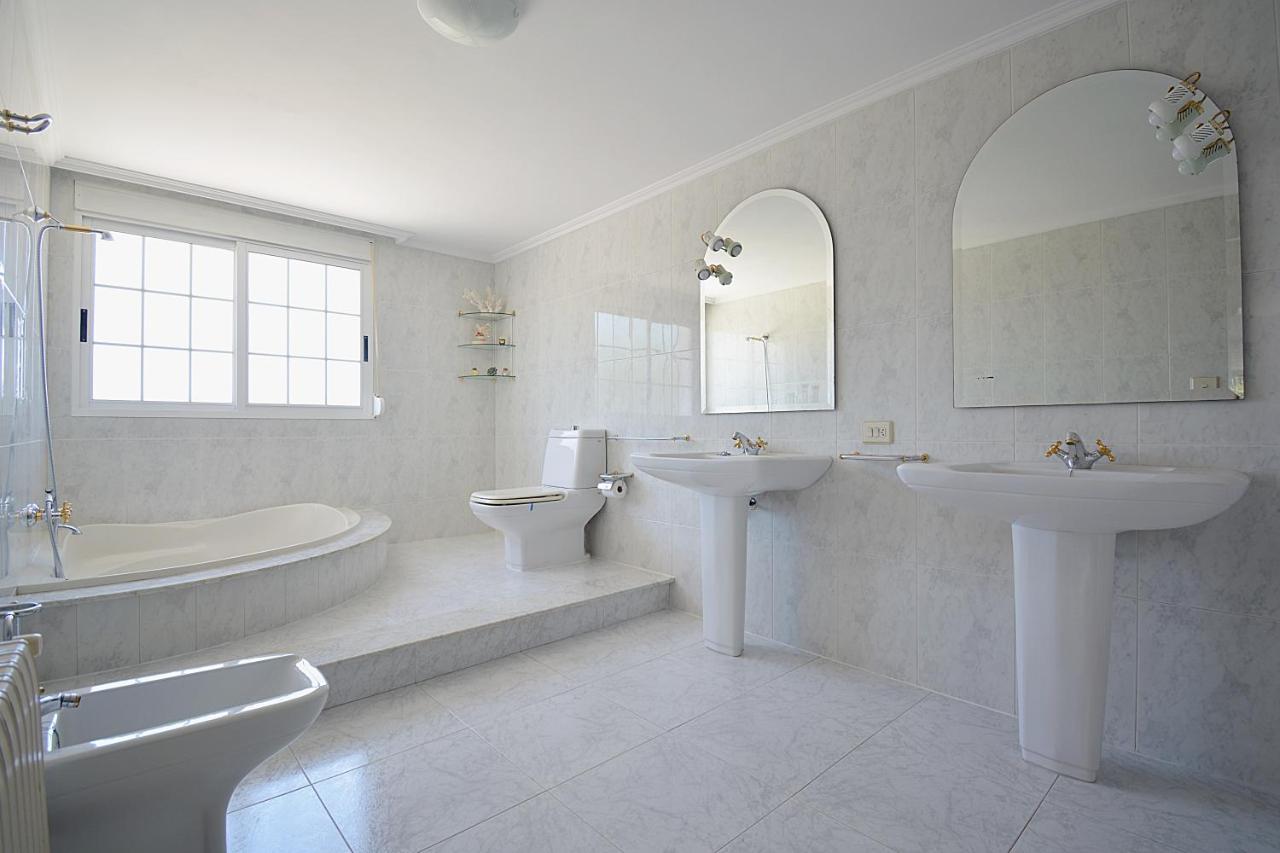 Casa Con Jardin En Vilanova De Arousa Pontevedra Bagian luar foto