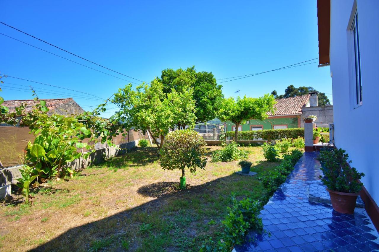 Casa Con Jardin En Vilanova De Arousa Pontevedra Bagian luar foto